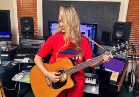 Artist Laura Richter